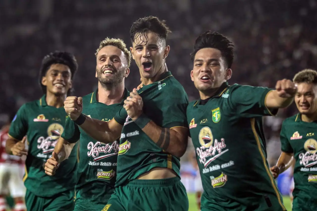 Persebaya Bungkam Persis...