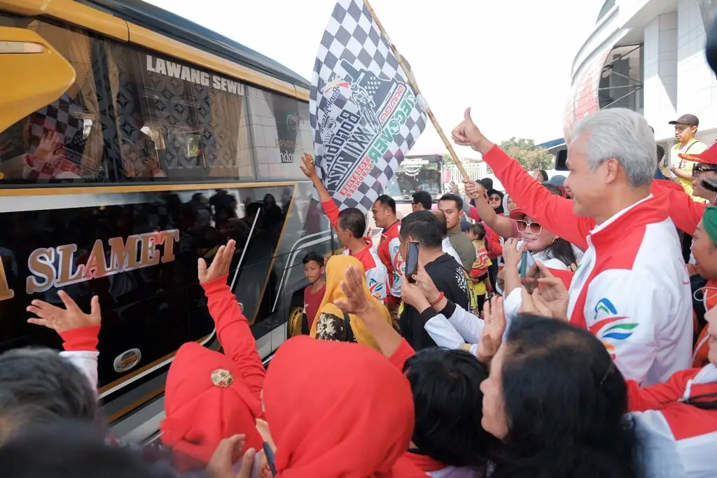 Ganjar Pranowo Lepas...