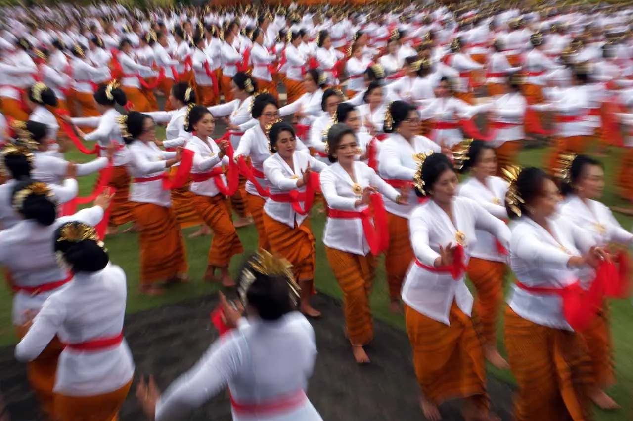 Tari Rejang Giri Putri...