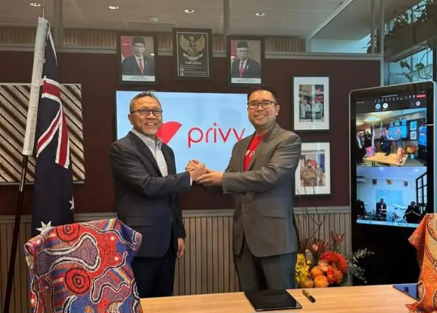 Resmikan Kantor Pertama...