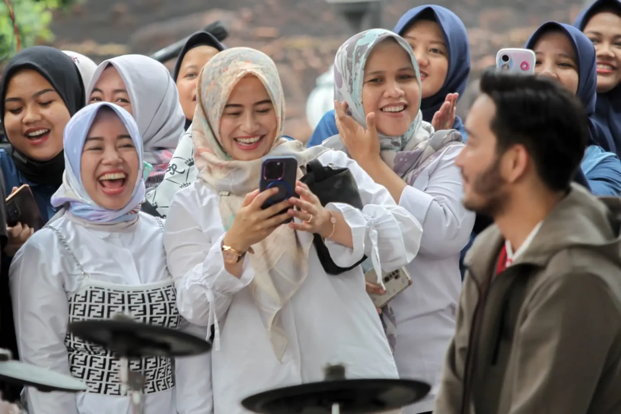 Momen Jeje Govinda Jadi...