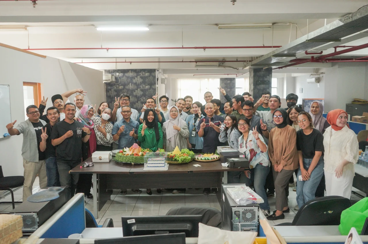 Tradisi Potong Tumpeng...
