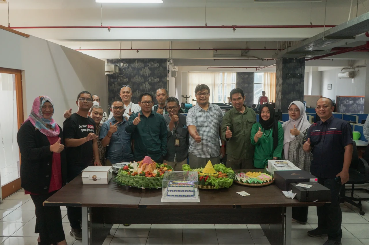 Tradisi Potong Tumpeng...