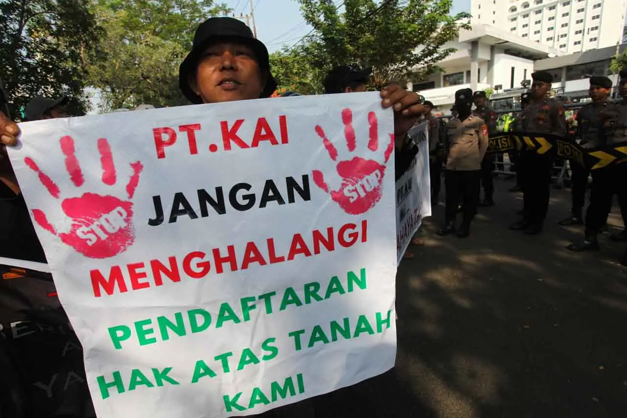 Unjuk Rasa di PT KAI...
