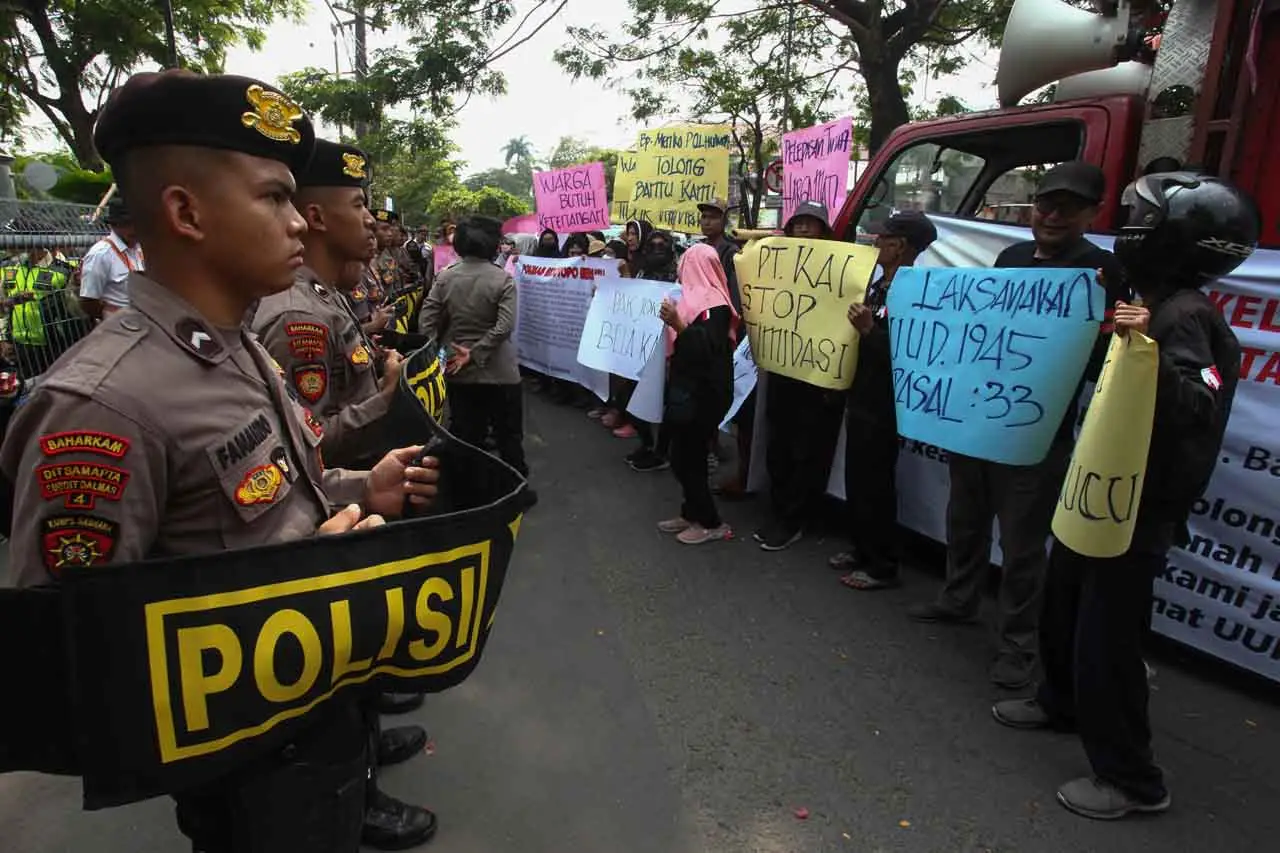 Unjuk Rasa di PT KAI...