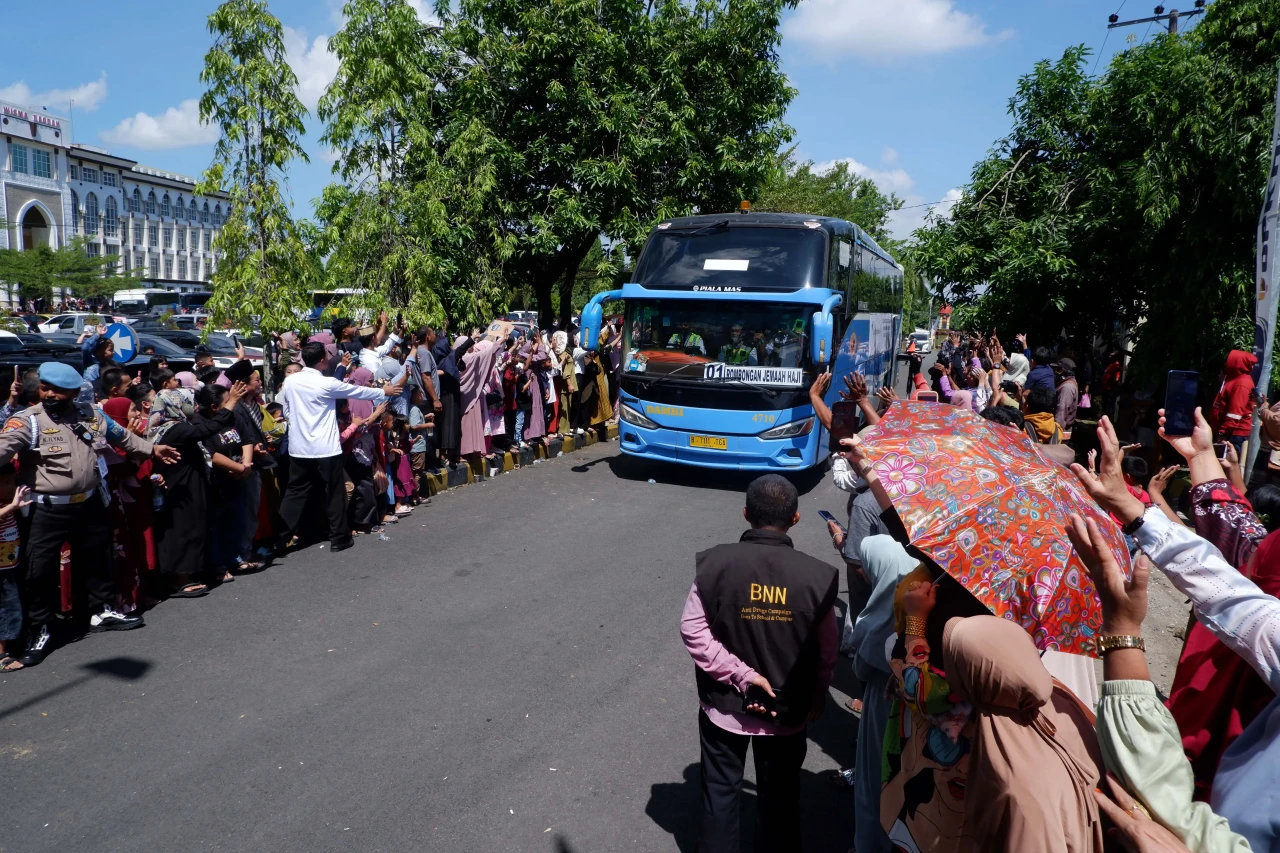Tangis Haru Keluarga...
