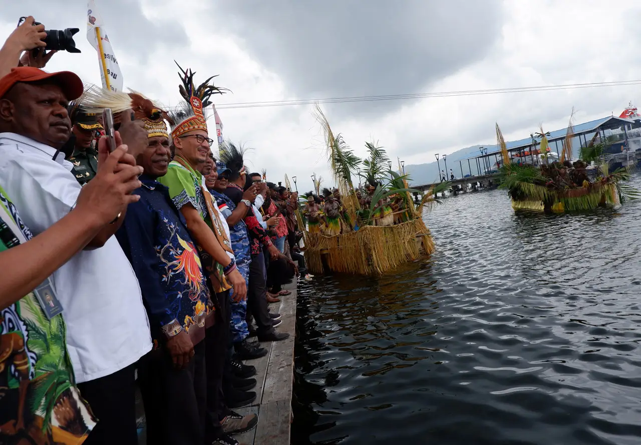 Menparekraf Buka Festival...