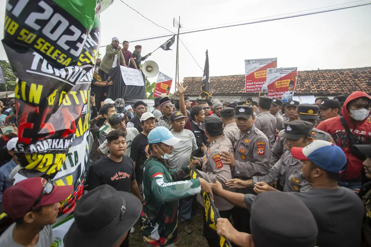 Aliansi Santri Tuntut...