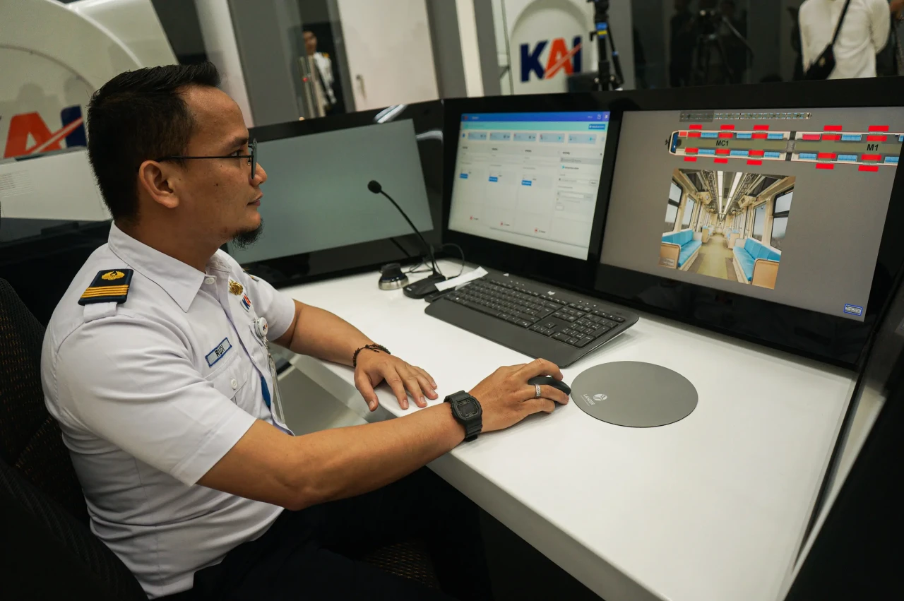 Melihat Pelatihan Simulator...