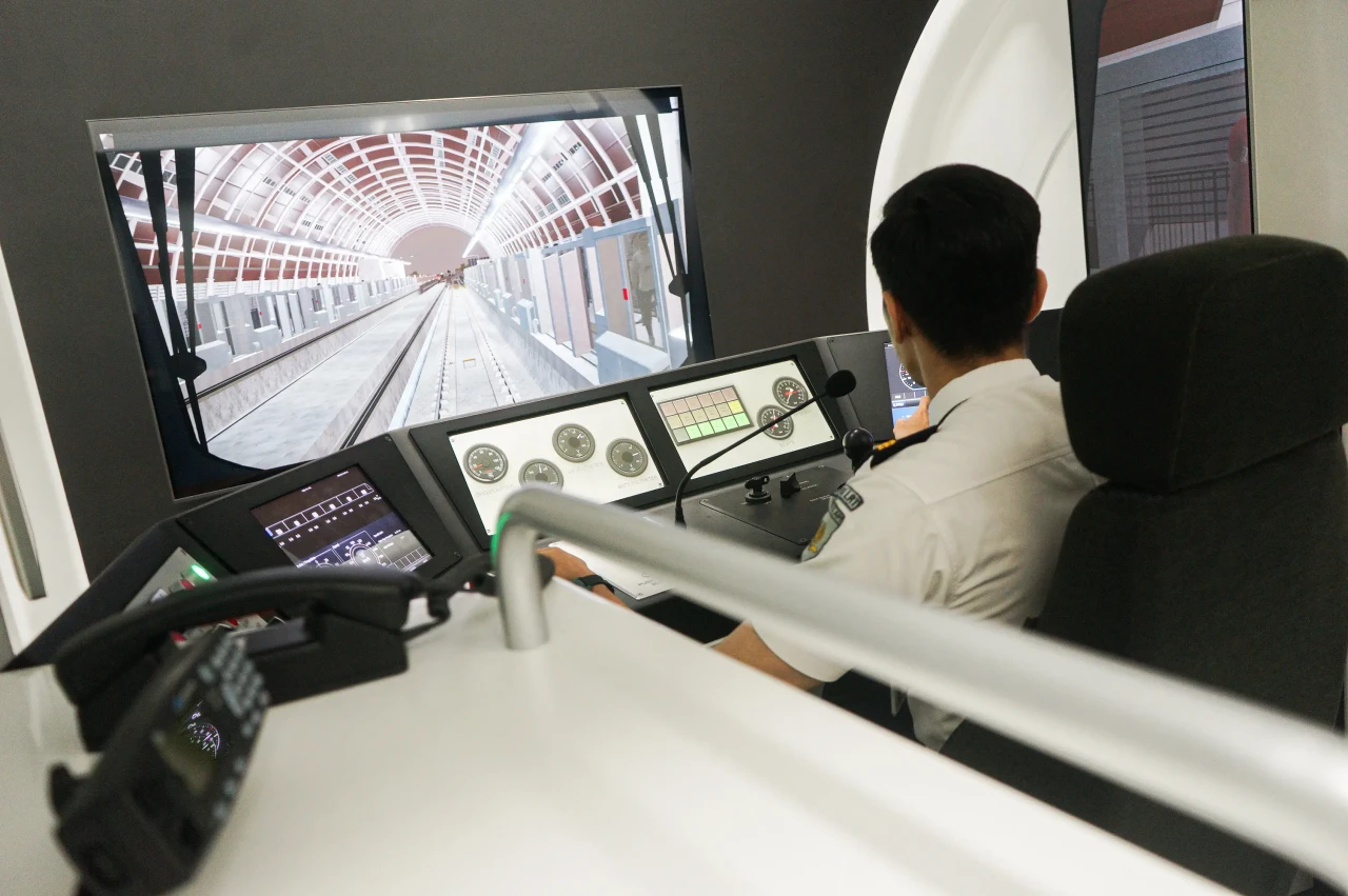 Melihat Pelatihan Simulator...