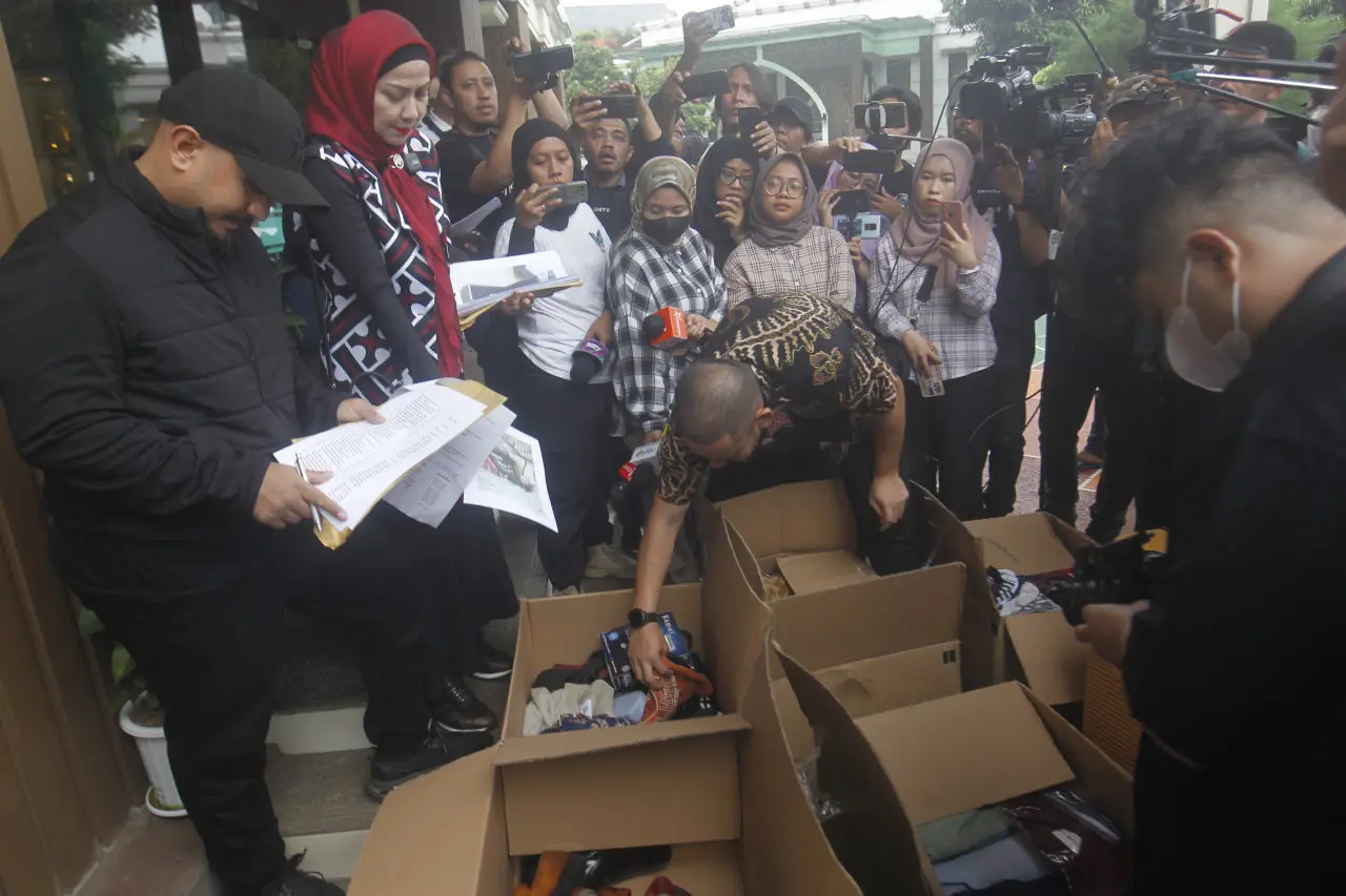 Venna Melinda Kembalikan...