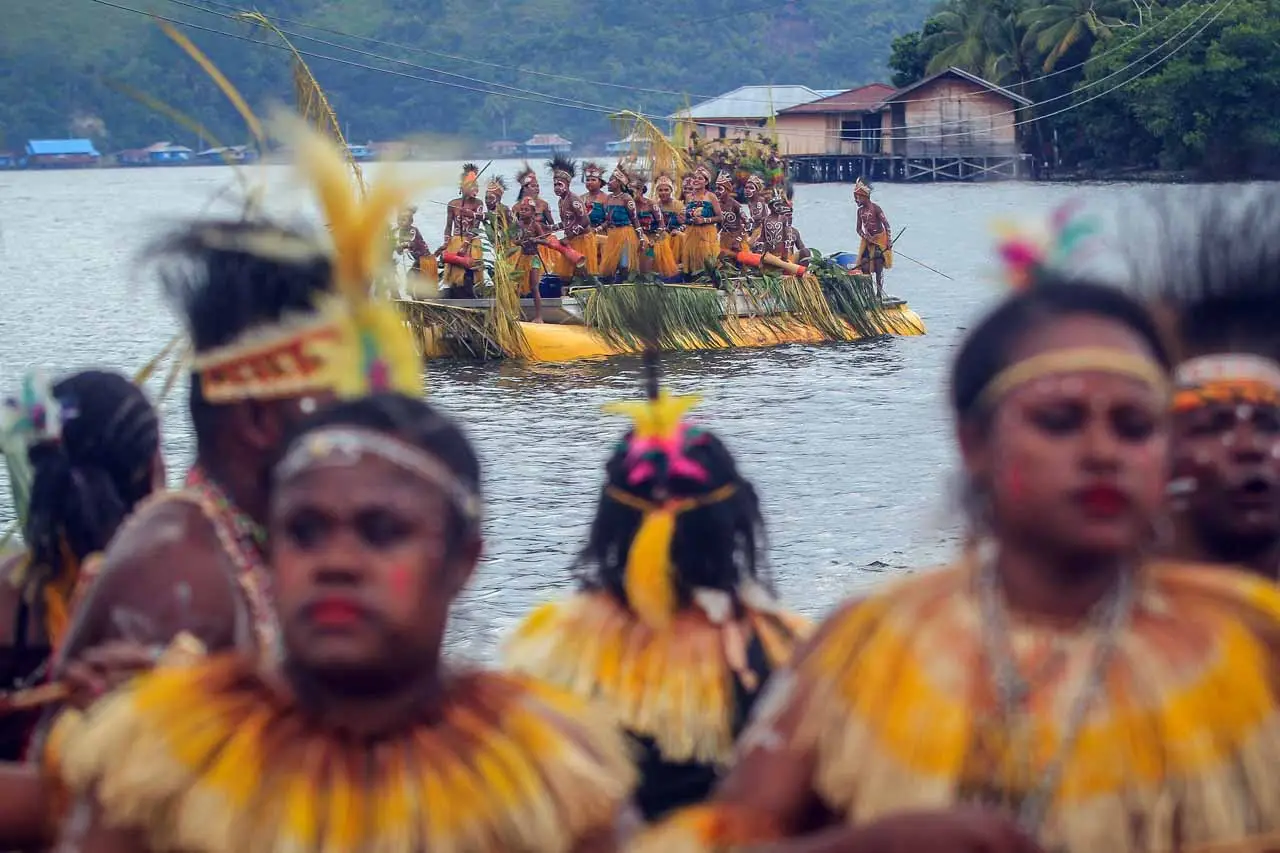 Kemeriahan Festival...