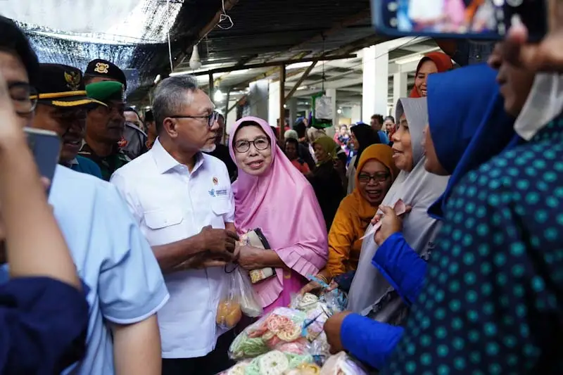 Tinjau Pasar Seketeng...