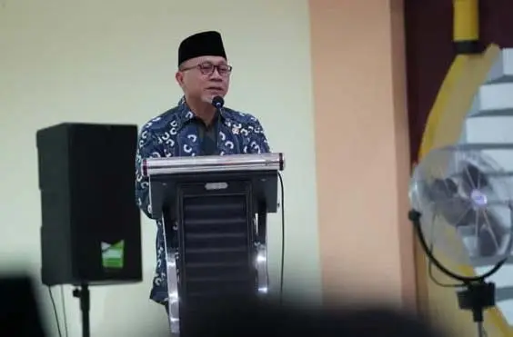 Mendag Zulkifli Hadiri...