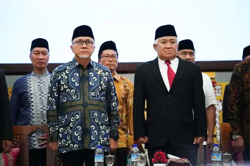 Mendag Zulkifli Hadiri...