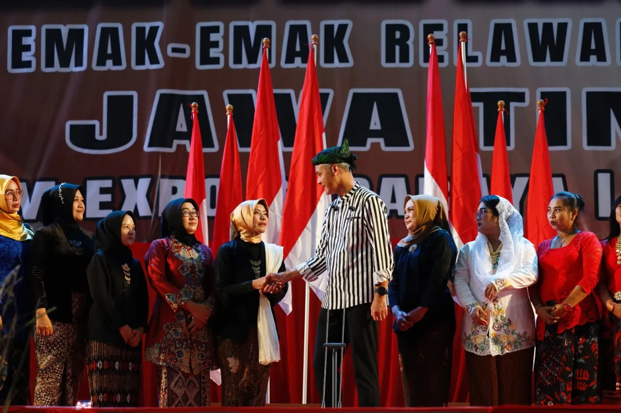 Bukan Arisan, Puluhan...