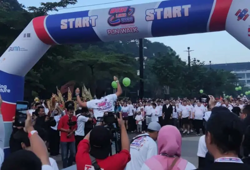 Ribuan Peserta Meriahkan...