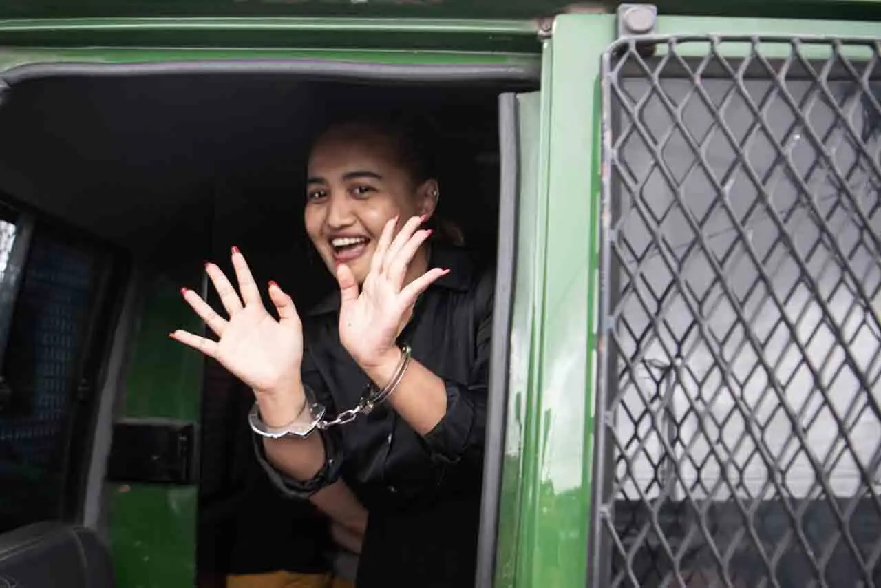 Resmi Ditahan, Lina...