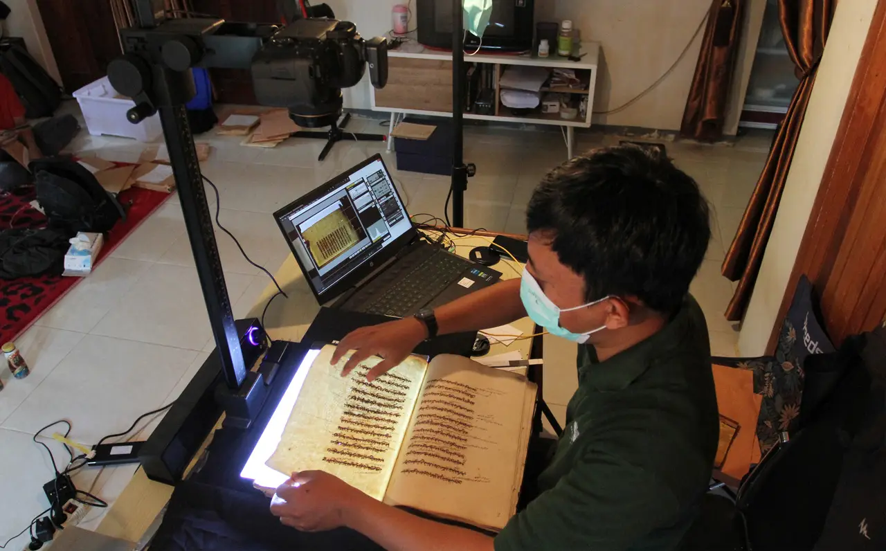 Digitalisasi Naskah...