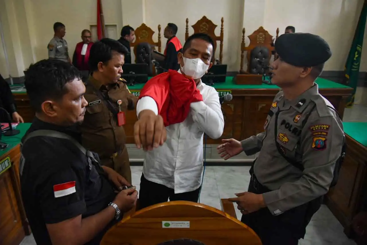 Sidang Perdana Terdakwa...