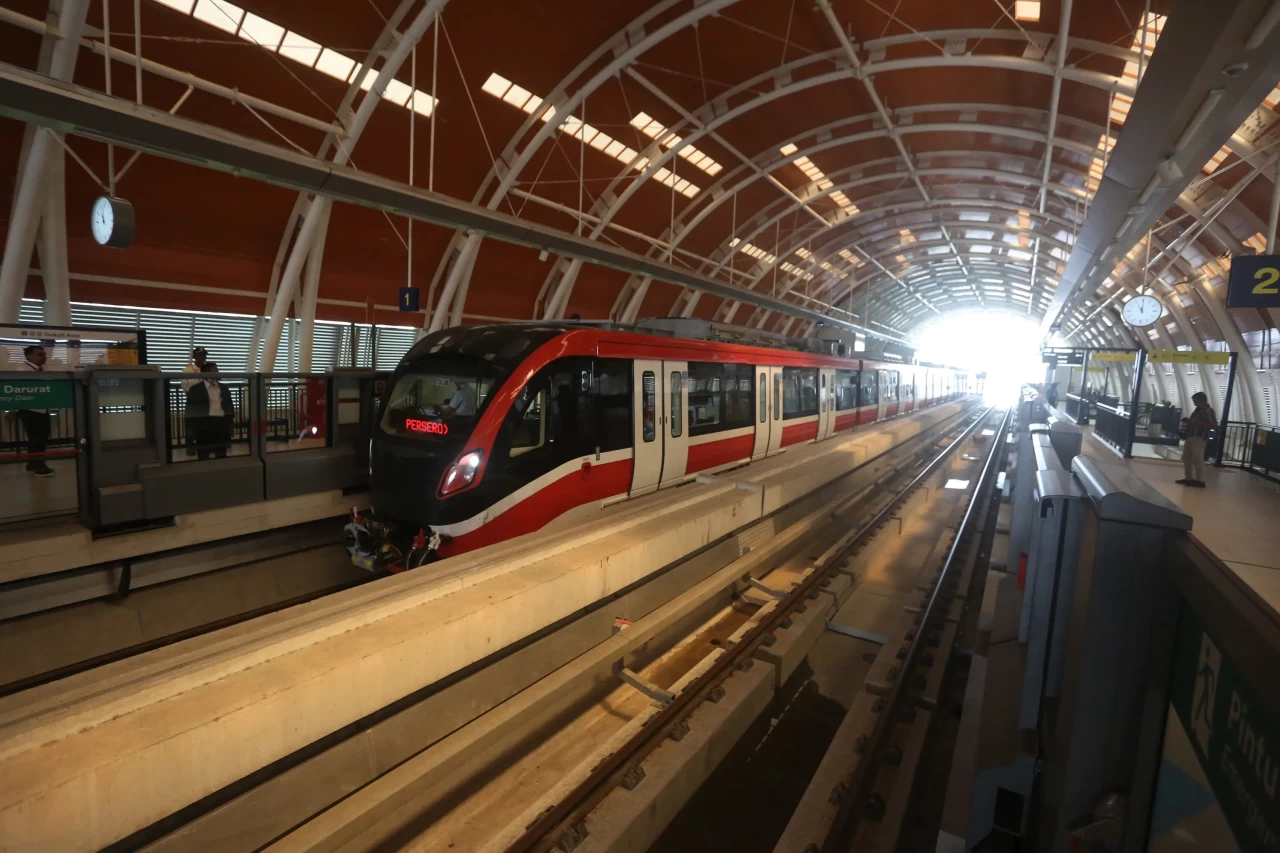Uji Coba Terbatas LRT...