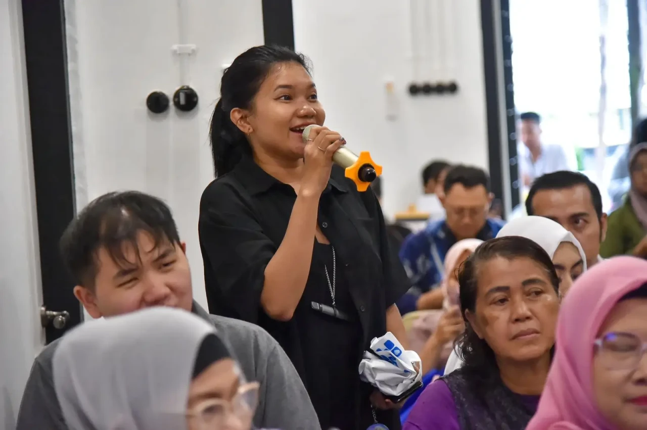 Lewat Unggahan Positif,...