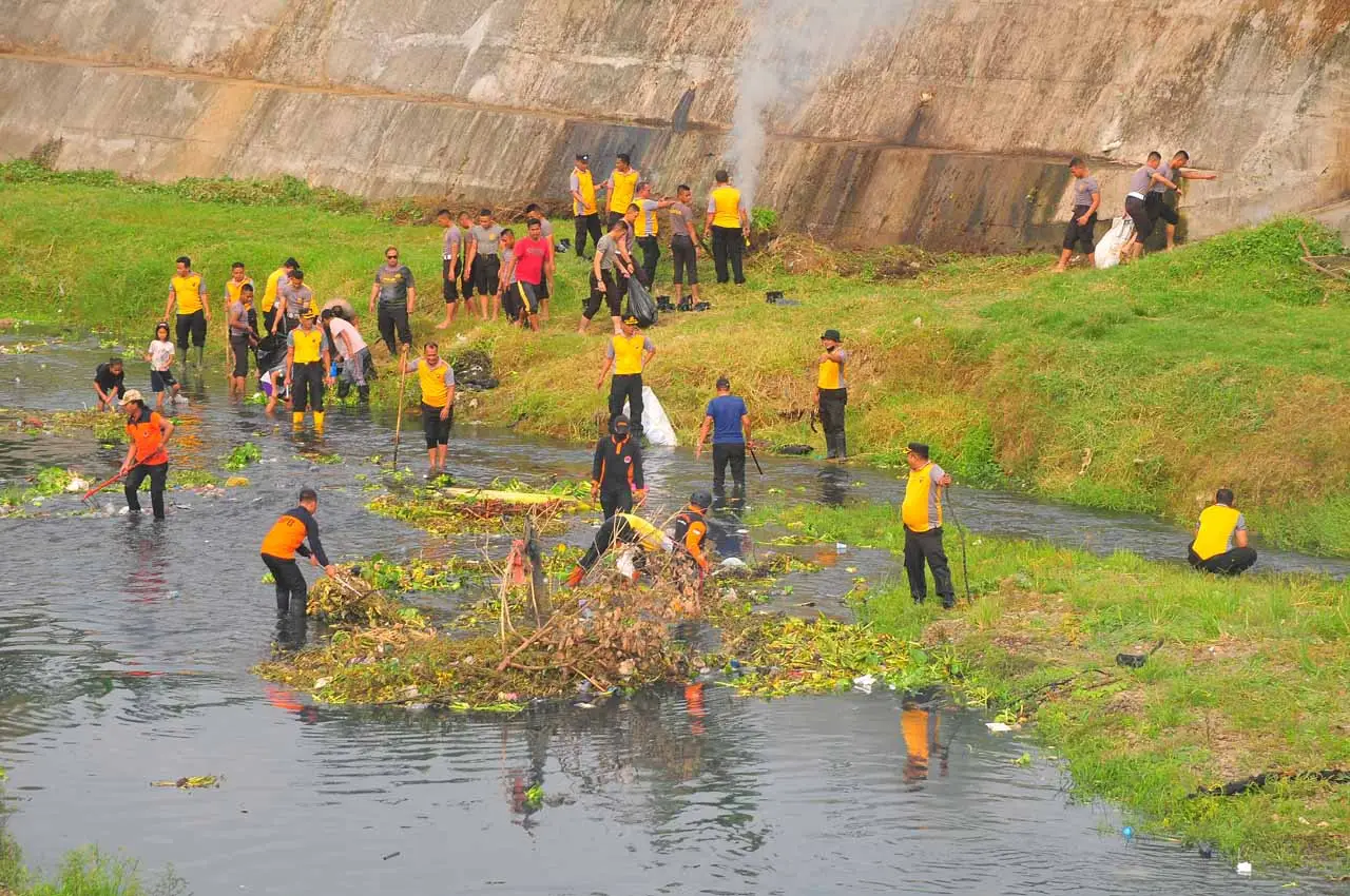 Aksi Bersih Sampah di...