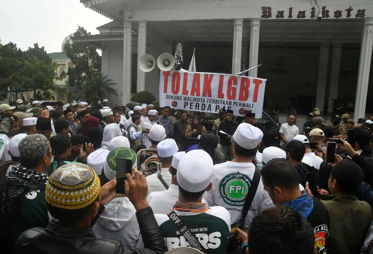 Aksi Warga Bogor Tolak...