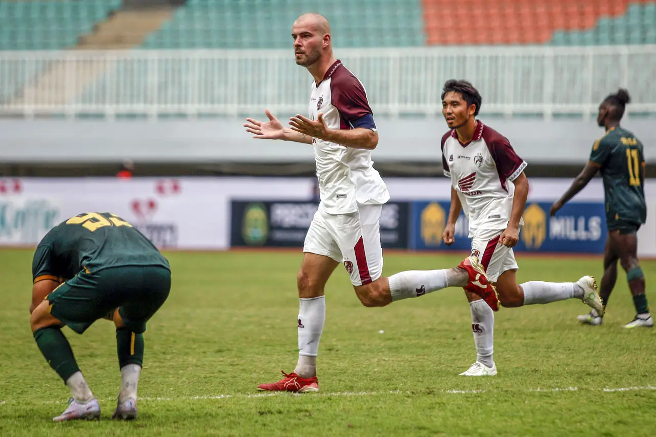 PSM Makassar Kalahkan...