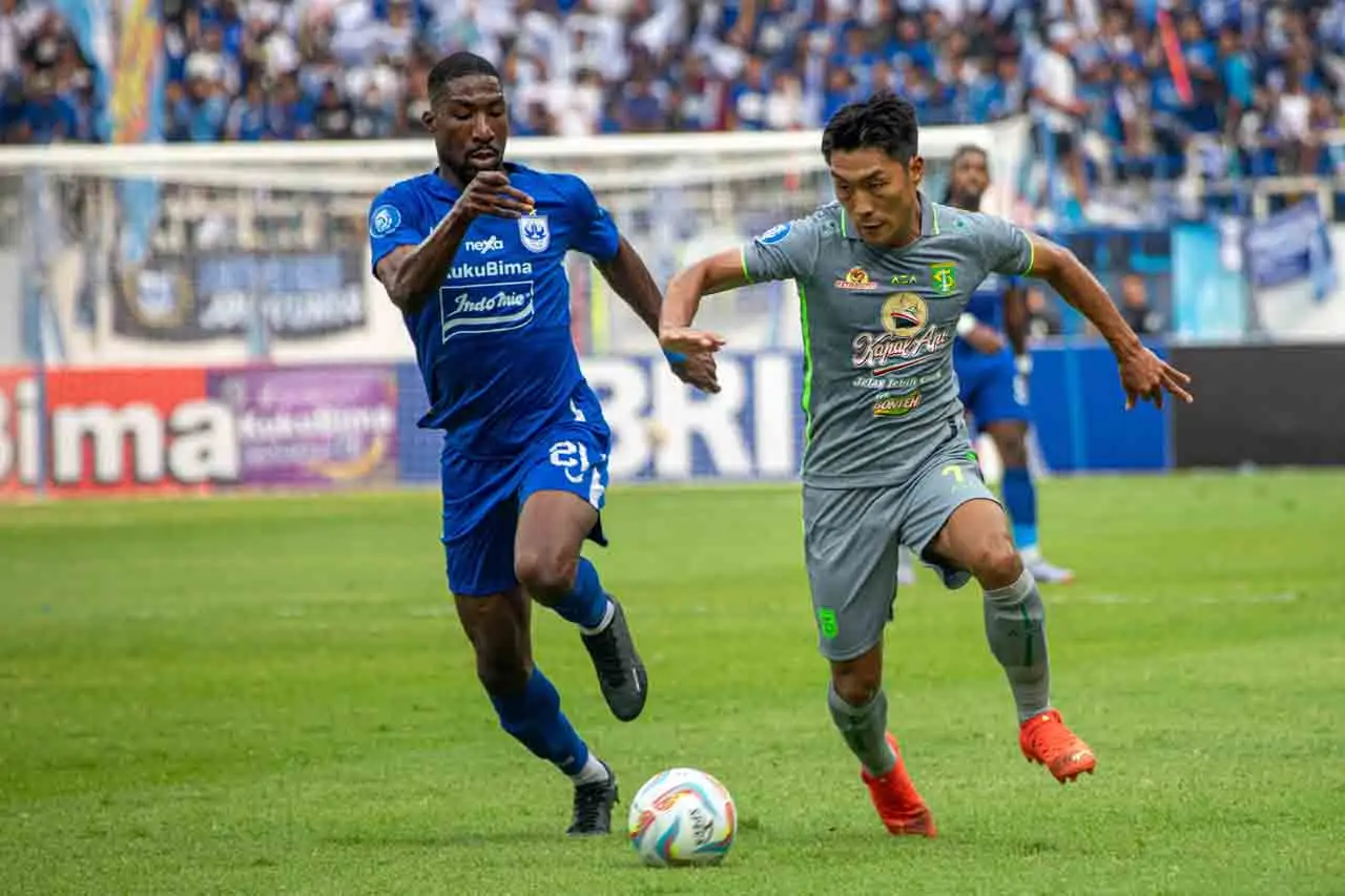 PSIS Semarang Hancurkan...