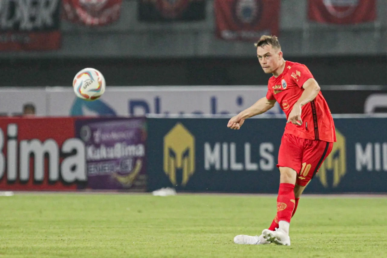 Aksi Debut Maciej Gajos...
