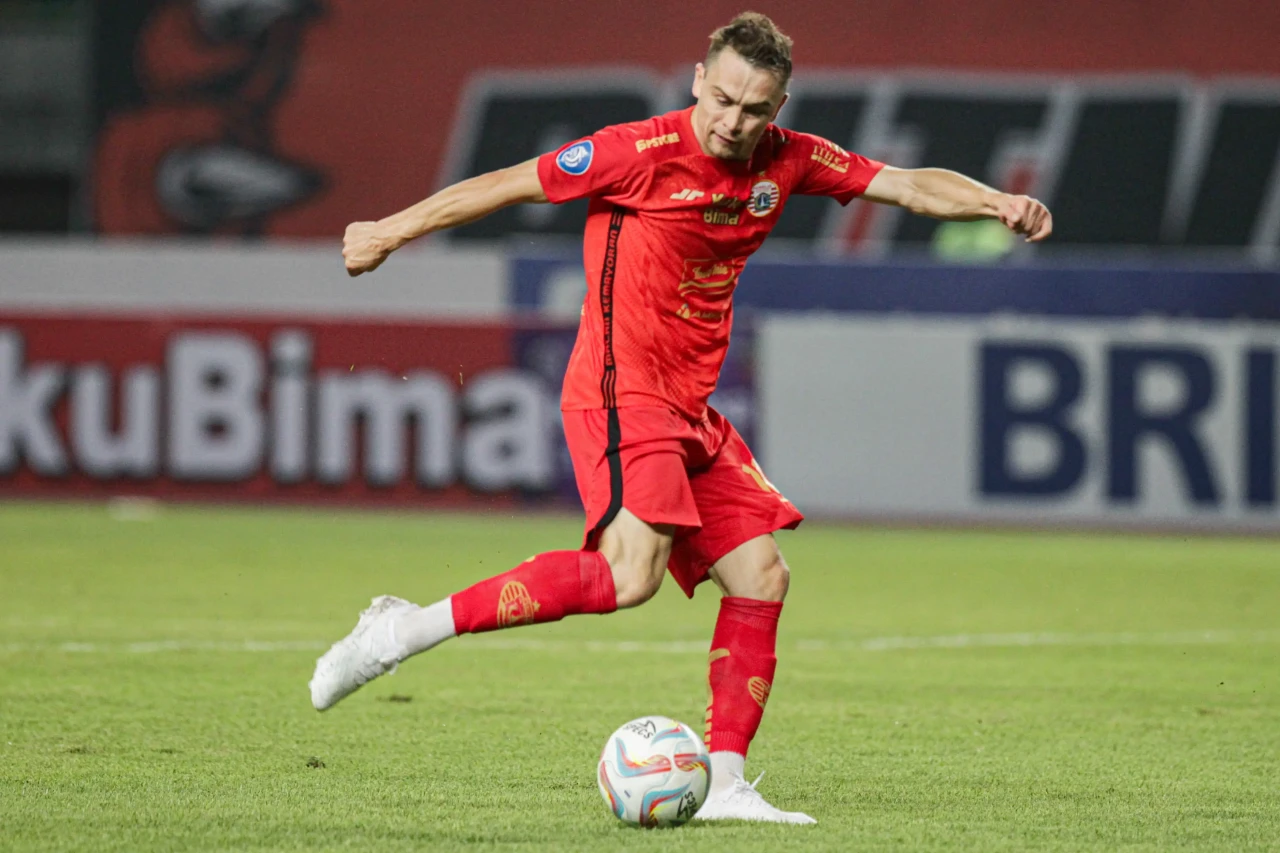 Aksi Debut Maciej Gajos...