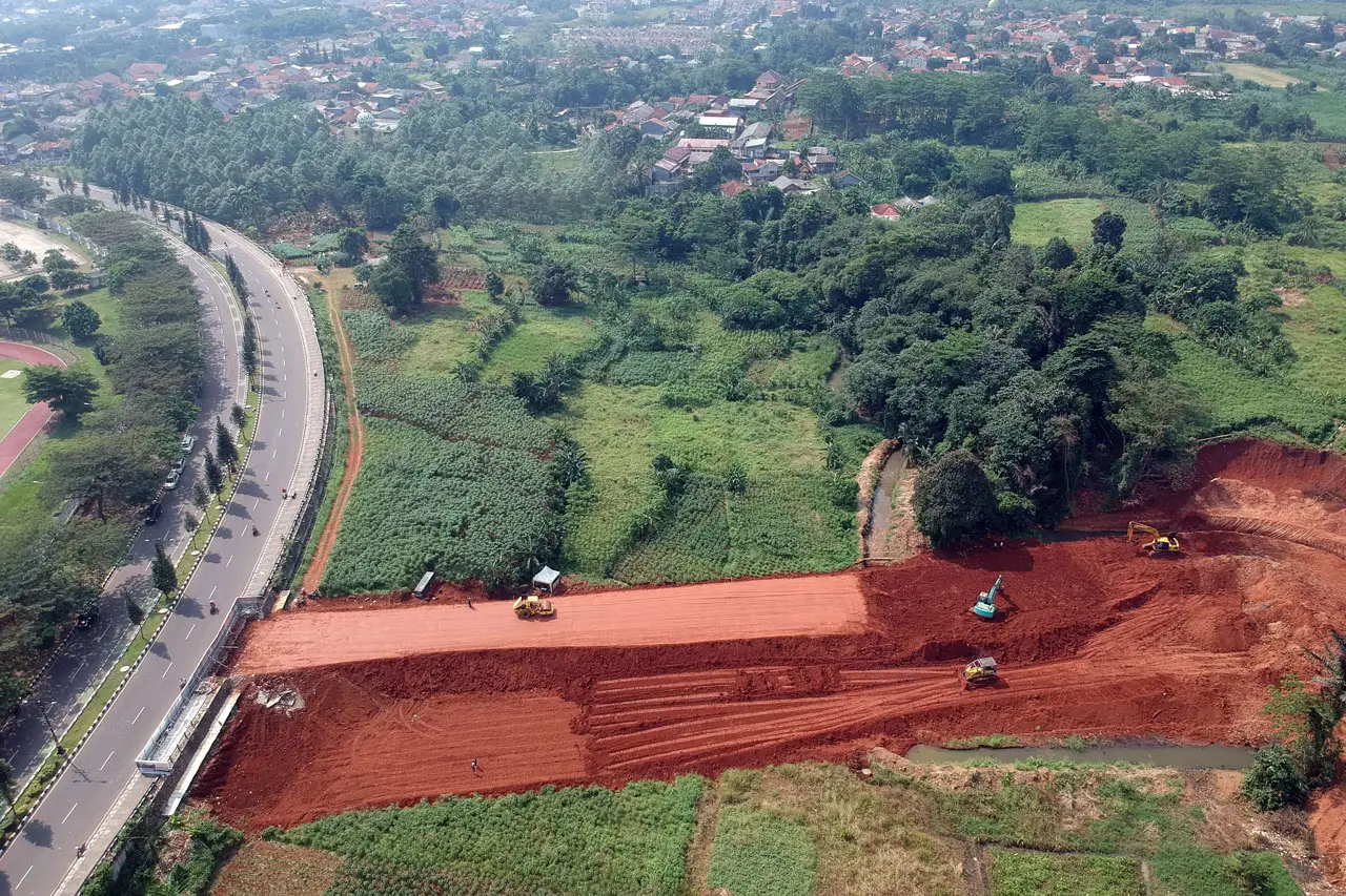 Pembangunan Akses Jalan...