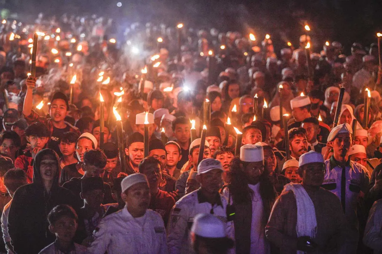 Pawai Obor Sambut Tahun...
