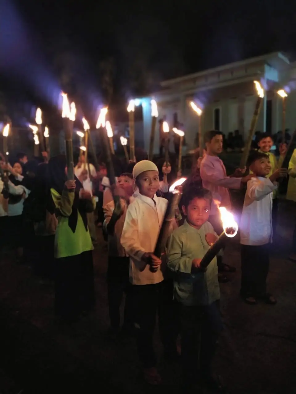 Semarak Pawai Obor Peringati...
