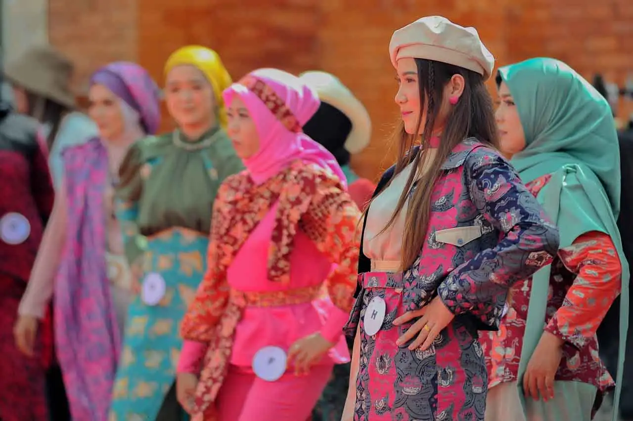 Parade Songket dan Batik...