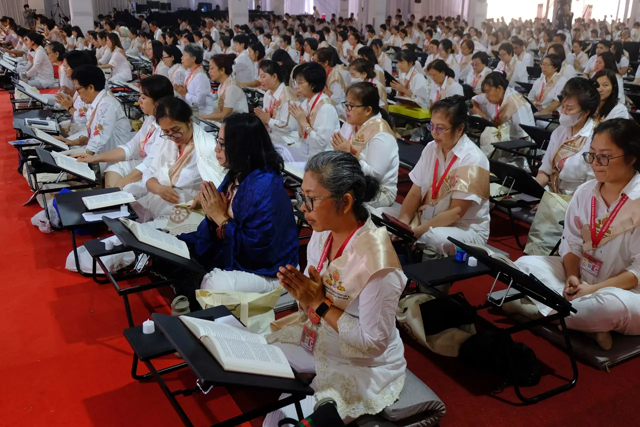 Indonesia Tipitaka Chanting...