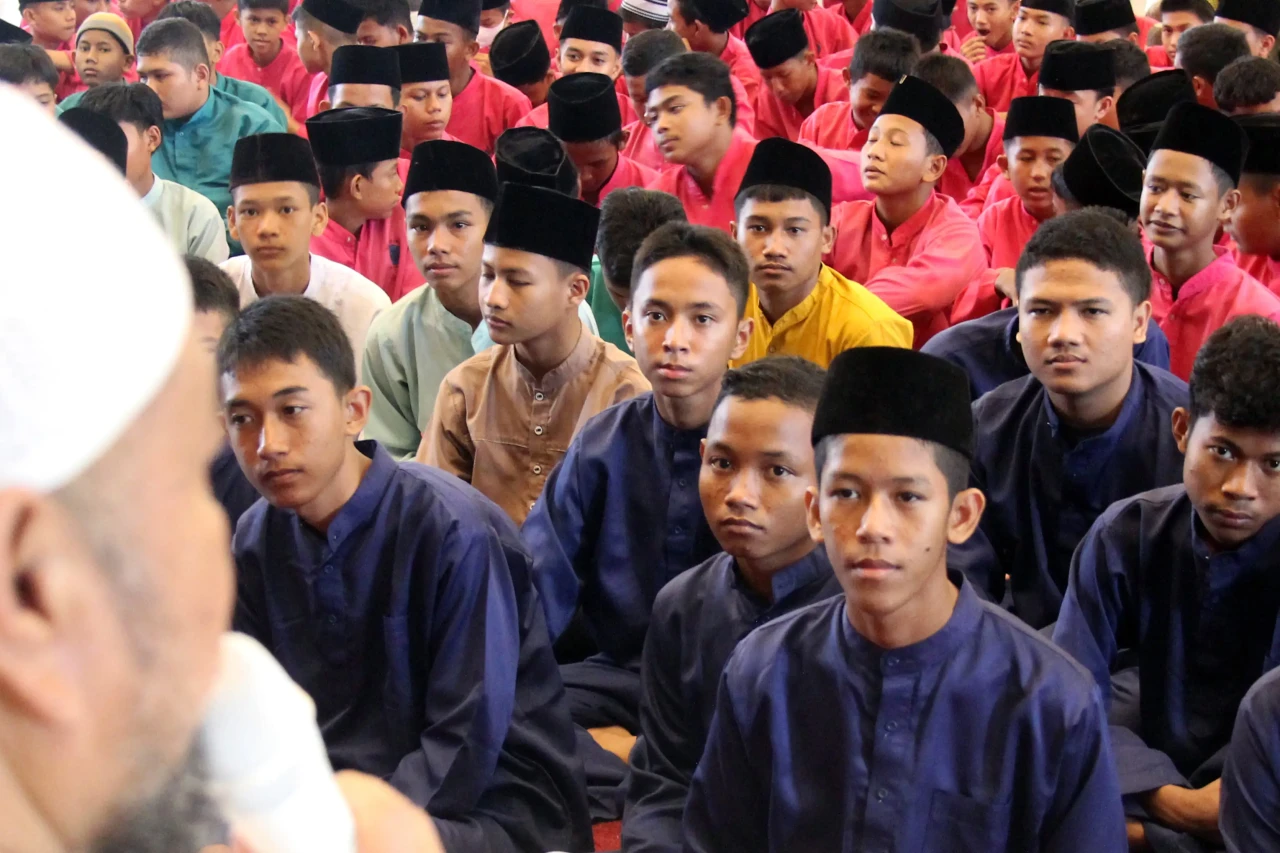 Gerakan Siswa Memakmurkan...