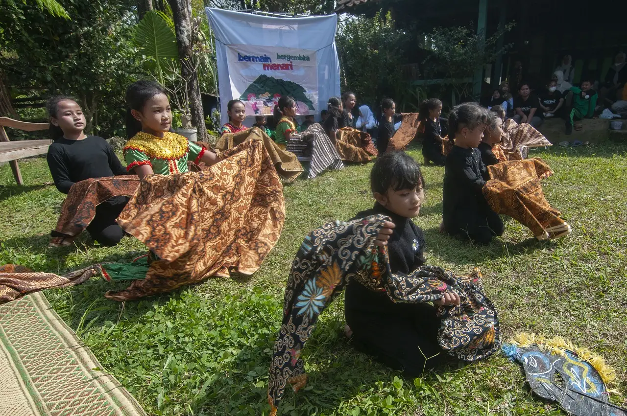 Peringatan Hari Anak...