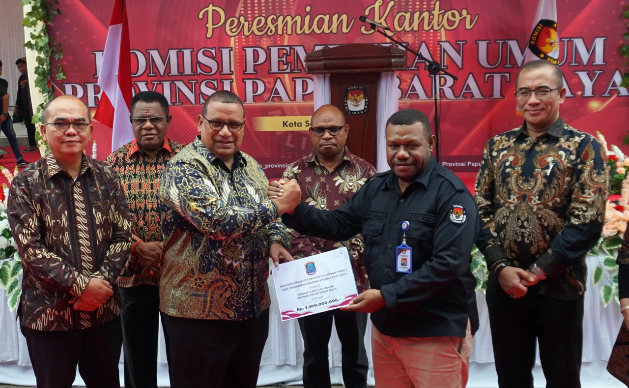 Hasyim Asyari Resmikan...