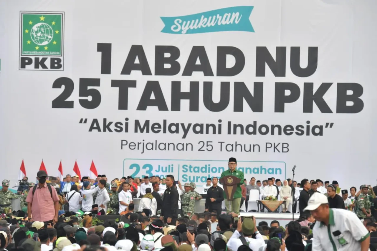 Jokowi Hadiri Perayaan...