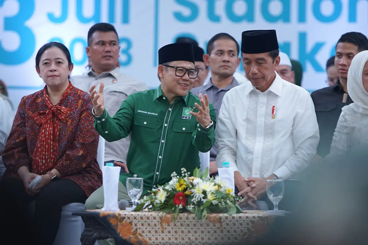 Jokowi Hadiri Perayaan...