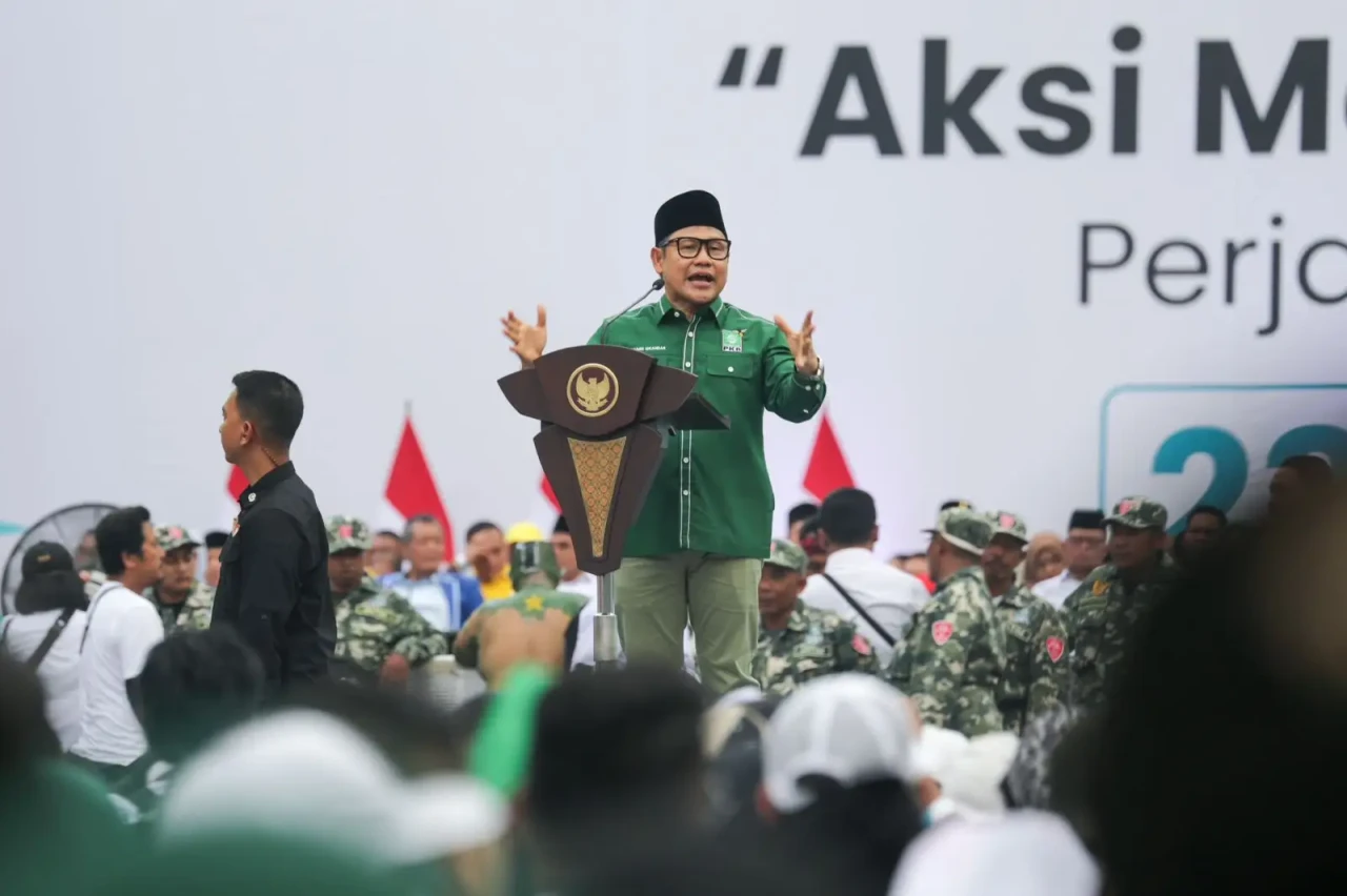 Jokowi Hadiri Perayaan...