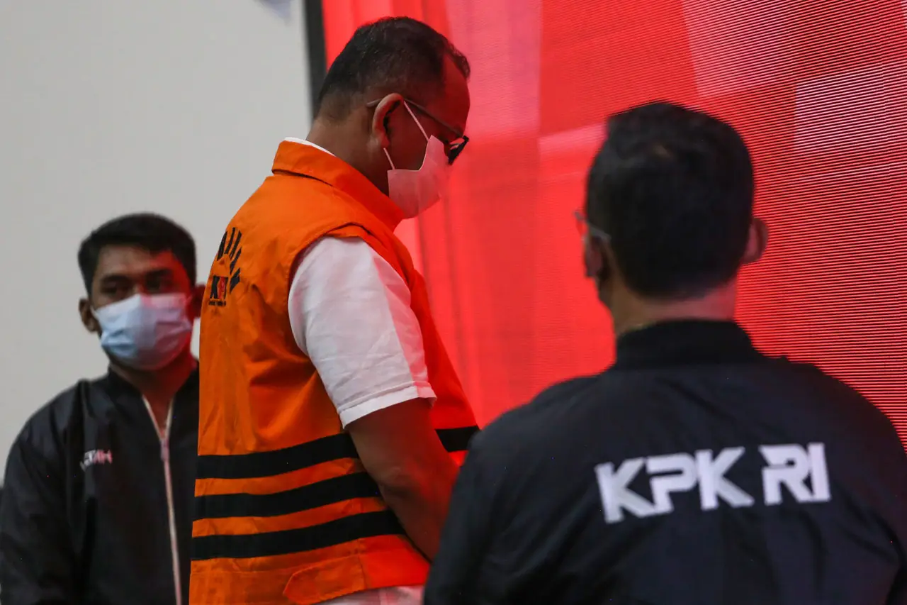 KPK Tahan Mantan Anggota...