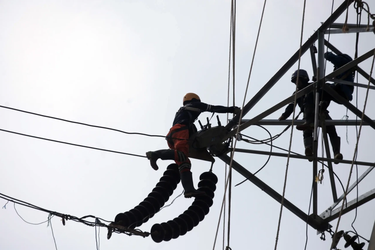 PLN Light Up The Dream,...