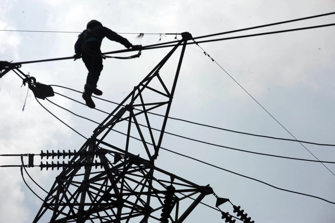PLN Light Up The Dream,...