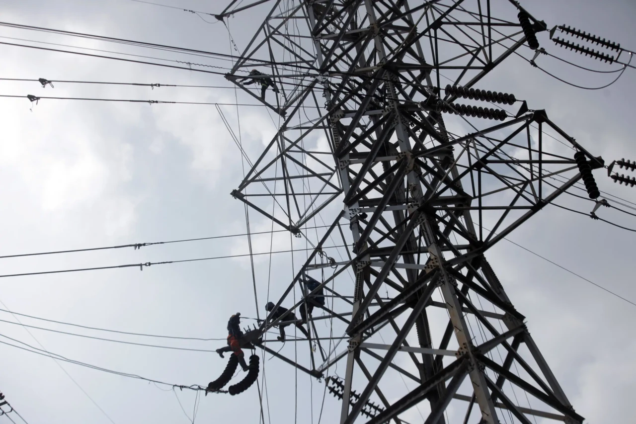 PLN Light Up The Dream,...