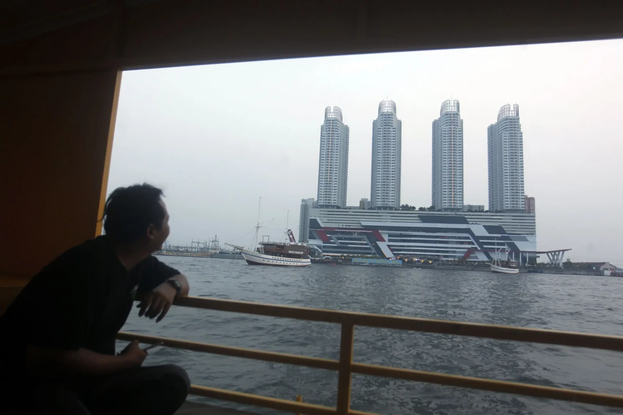 Keseruan Menjelajahi...