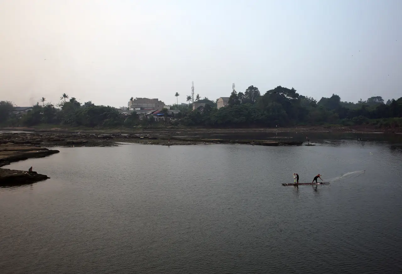 Dilanda Musim Kemarau,...