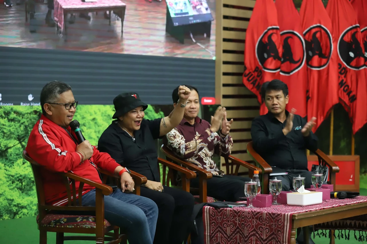 DPP PDIP Gelar Diskusi...